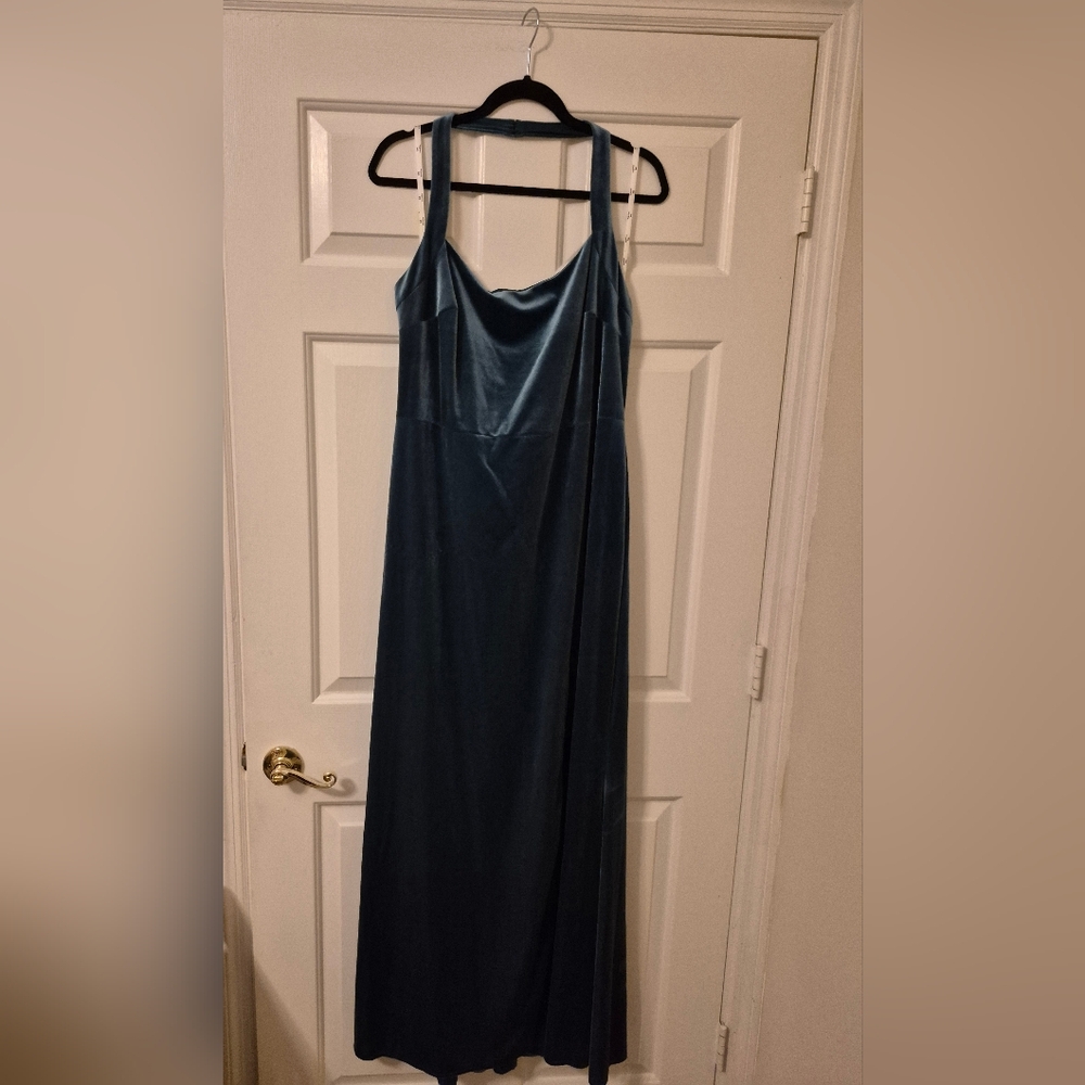 Elegant Emerald Green Halter Top Slit Dress